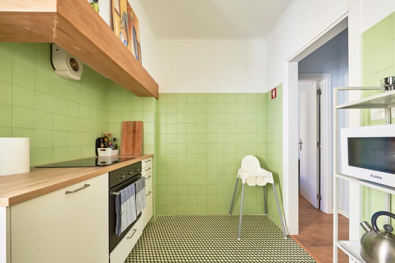 Elegant Riverview In Historical Apartment Lissabon
